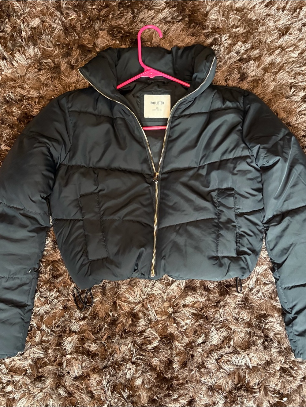 Hollister Black Puffer Jacket / Y2K Minimalist Winter Essential